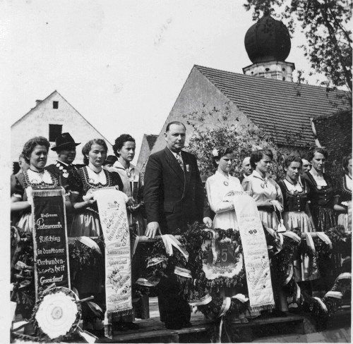 fahnenweihe_podium fahnenweihe_podium